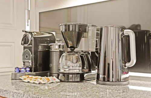 1,399 sq ft Historic Landmark, Checkpoint Charlie - Foto 23