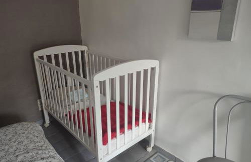 Maison plain pied, 2 chambres, longère typique , fraiche, dans bourg avec tous commerces - Foto 6