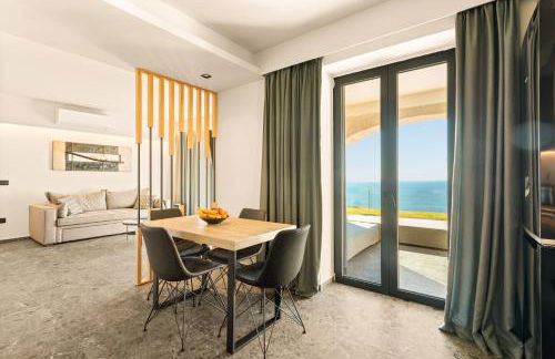 Mani Theasis - Foto 52