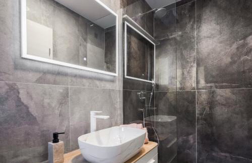 Luxury Apartment Lorena - Private Heated Pool - - Photo 33