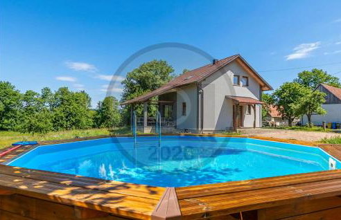 3 Bedroom Awesome Home In Gospic - Foto 1
