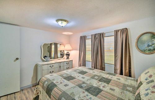 Peaceful Satsuma Escape with Dunns Creek Access - Foto 20