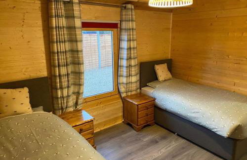 Inviting 2-Bedroom Cabin in Ashton Under Hill - Foto 16