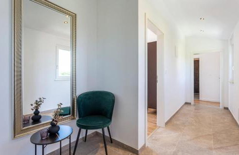 4 Bedroom Cozy Home In Marcana - Foto 27