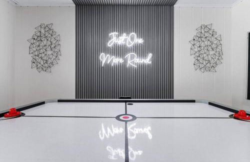 Luxury pool home near the beach! - Foto 42