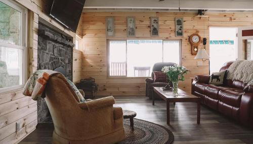 Beautiful Lake Champlain Lake Home with Private Beach - Foto 3