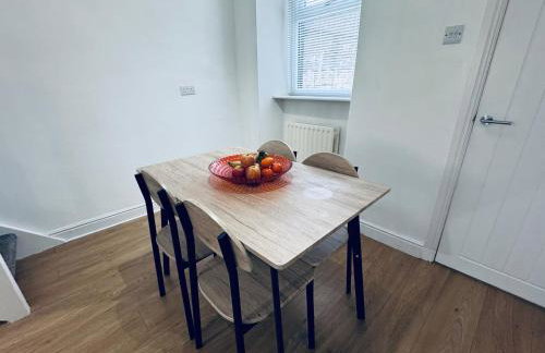 Holly Terrace - 2 Bedrooms - Sleeps 3 - Photo 9