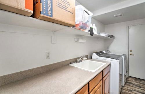 Spacious North Las Vegas Home with Yard - Foto 32