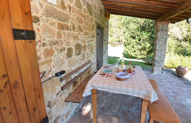 Lovely Cottage in Bagni di Lucca Amidst Fields - Photo 12