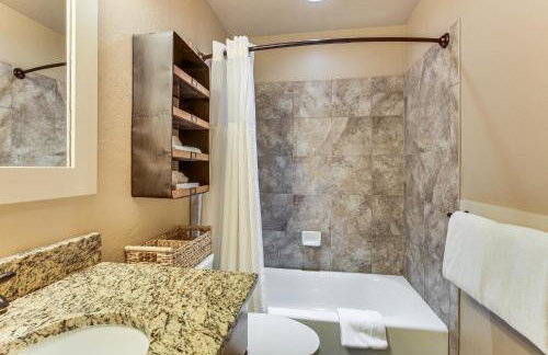 Private Beach Access! Luxe 7BR Bear Lake Cabin - Foto 23