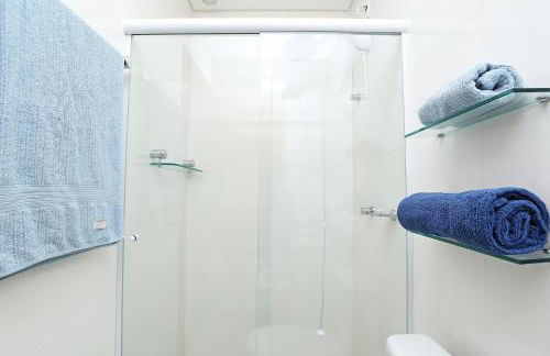 Cobertura Duplex no Campeche Florianópolis, 2 quartos com ar-condicionado, 3 banheiros, WiFi 1Gb, Cozinha completa, Estacionamento, Amplo terraço coberto com churrasqueira - Foto 4