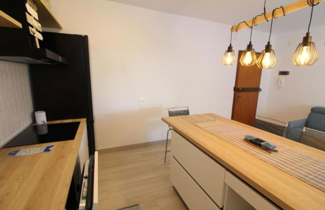 Elegant Retreat With Pool View - Photo 10