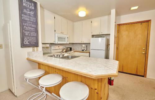 St Anton Wooded View 1-Bedroom Condos with Complimentary Hot Drinks - Photo 22