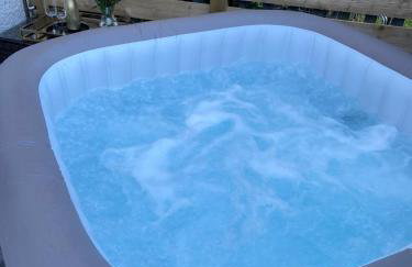 Lovely 3 bed with jacuzzi, close to airport, driveway, wifi - Foto 11