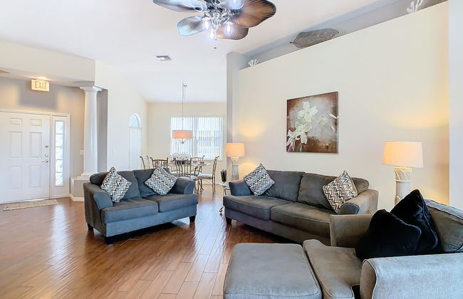 Elegant 5BR Home w Private Pool Spa Near Disney - Foto 13