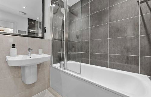 2BR Spacious Flat I King Bed I Desk I Parking X2 - Foto 28