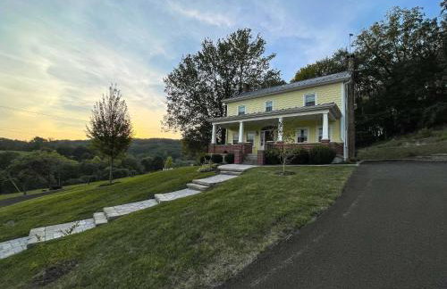 Abingdon Family Getaway with Porch and Views! - Photo 32