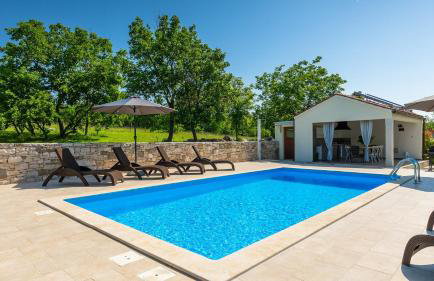 Family Casa Ida with pool and grill in Groznjan - Foto 2