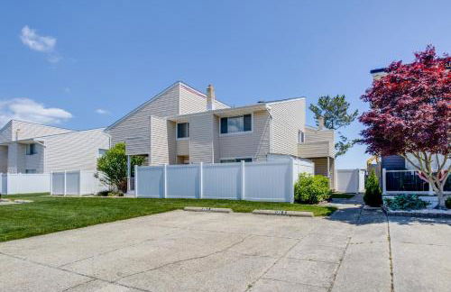 Walk to Brigantine Beach Condo with Furnished Patio - Foto 23