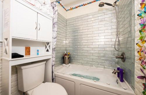 Kernersville King Beds Hot Tub Arcade Firepit - Photo 45