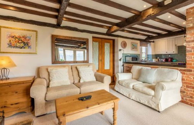 Host Stay Woodfalls Barn - Foto 23