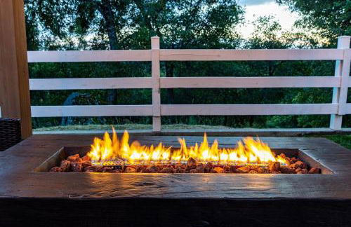 Yosemite and Bass lake I Hot tub I Game room I Sleeps 13 - Foto 5