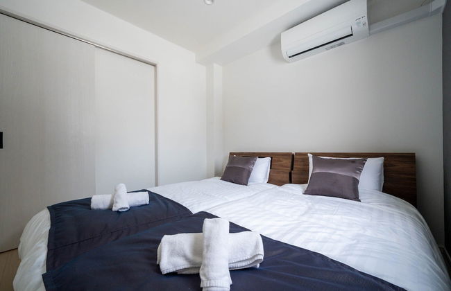 THE LUNA LOUNGE - Photo 43