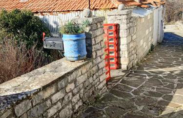 Alexadras Guesthouse - Photo 34