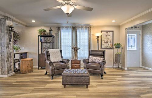 Lakefront Home with Deck, Fishing Dock and Canoe! - Foto 1