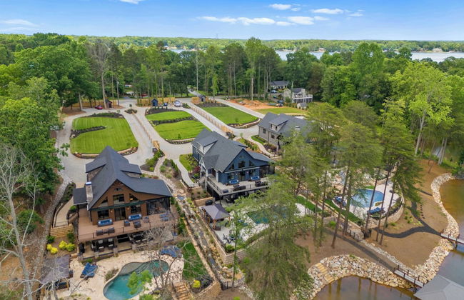 Blue Heron & Gray Fox by Avantstay 2 Lakefront Homes, Sleeps 44 Pool, Dock, Theater - Foto 77