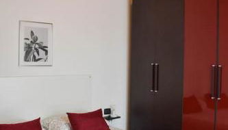 CA' GIALLA 5 - sul Lago di Lugano, Dog friendly, Balcone & Parcheggio - - Foto 2, wardrobe