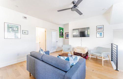 Luxe East Downtown 3BR Condo, Walk to Bars, Restaurants, Shops - Foto 16