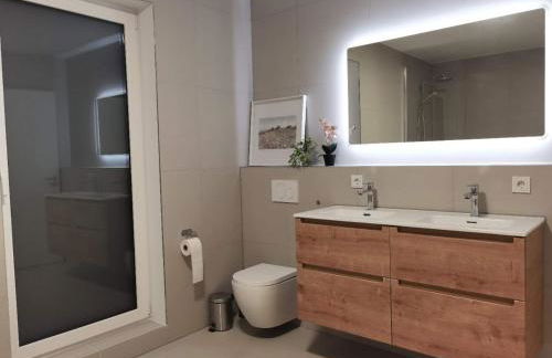 Modernes Neubauhaus ca 200 qm Nähe vom Flughafen - Foto 25