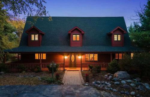 Monthly or Seasonal Large Petite Lake 44 Lakehouse Retreat with Private Pier and Hot Tub secluded Deep in the Woods - Foto 24