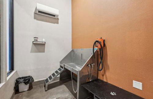 Modern 1BR near TPC Golf Free Parking and Wifi - Foto 32