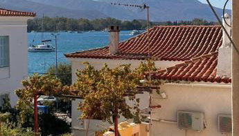 Poros Chic Seaside Neo-Classical Apartment with Terrace - Foto 5