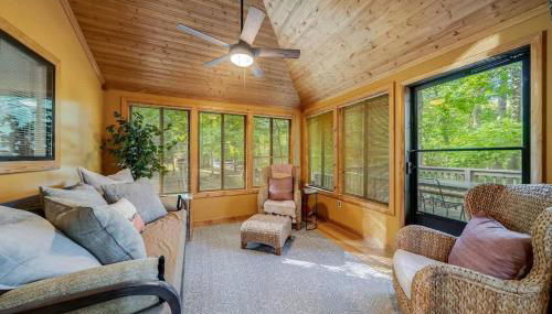 Secluded Retreat w Hot Tub, FirePit & Pool Access - Photo 5