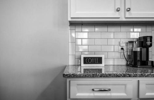 Beautiful Home with Lake and Marina Access, Firepit, Golf Cart Included - Foto 13