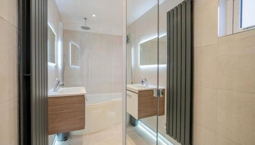 Modern 2 Bedroom Flat with Free Parking - 2 mins from Ascot Racecourse - Foto 3