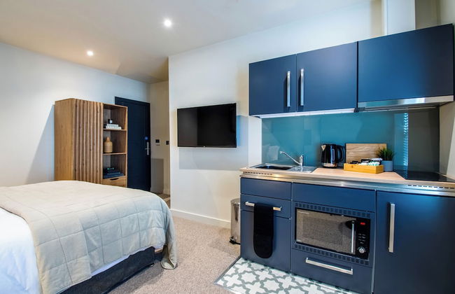 Thetford Hive - Photo 33