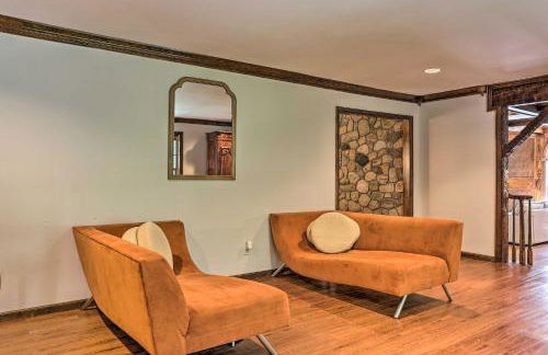 Charming Saylorsburg Retreat with Game Room and Patio! - Foto 9