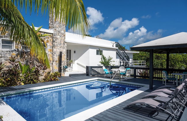 Shoreline Serenity: Secluded Coastal Villa - Foto 15