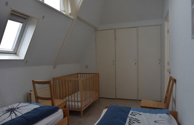 Apartment in Bergen aan Zee Near Beach - Photo 7