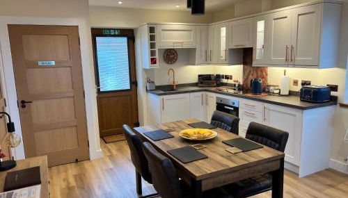 Dalchalm Hideaway - Photo 3, stove, toaster