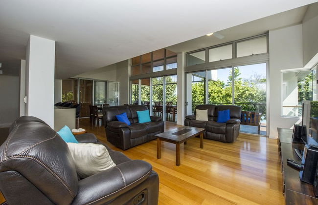 Maggies Beachfront Apt. 12 - Photo 1