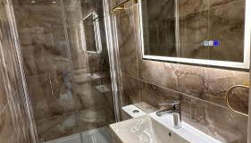 Modern Studio Luxe Heathrow London - Foto 4, Shower