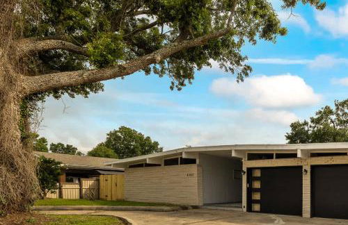 Newly Renovated 6BR 3BA Port Arthur Home with Hot Tub - Foto 1