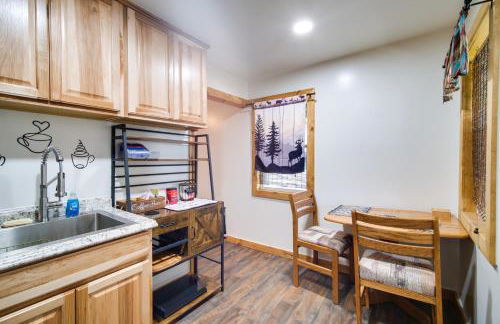 Resort Cabin on the River about 21 Mi to Crater Lake! - Foto 4