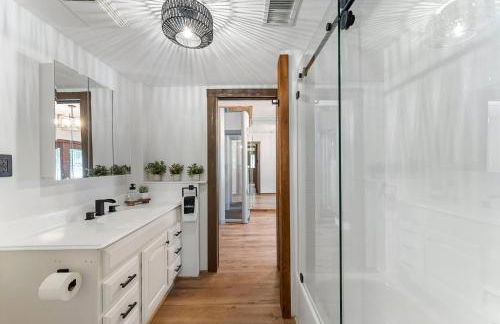 Pickleball & mini-golf, Pool/Spa, Epic Gameroom! - Photo 8