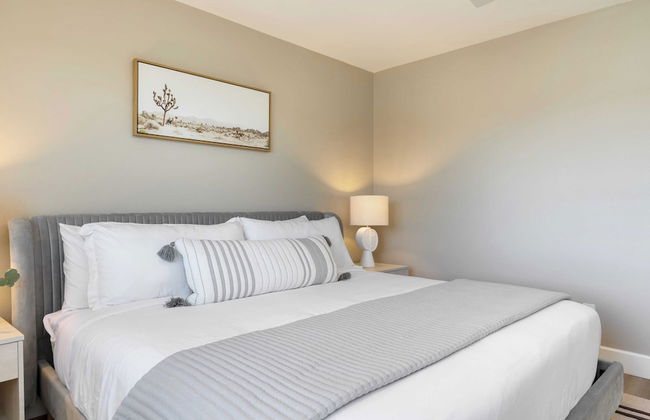 Desert Eden by Avantstay 6BR w/ Ensuite Backyard Oasis w/ Pool & Hot Tub! - Foto 8